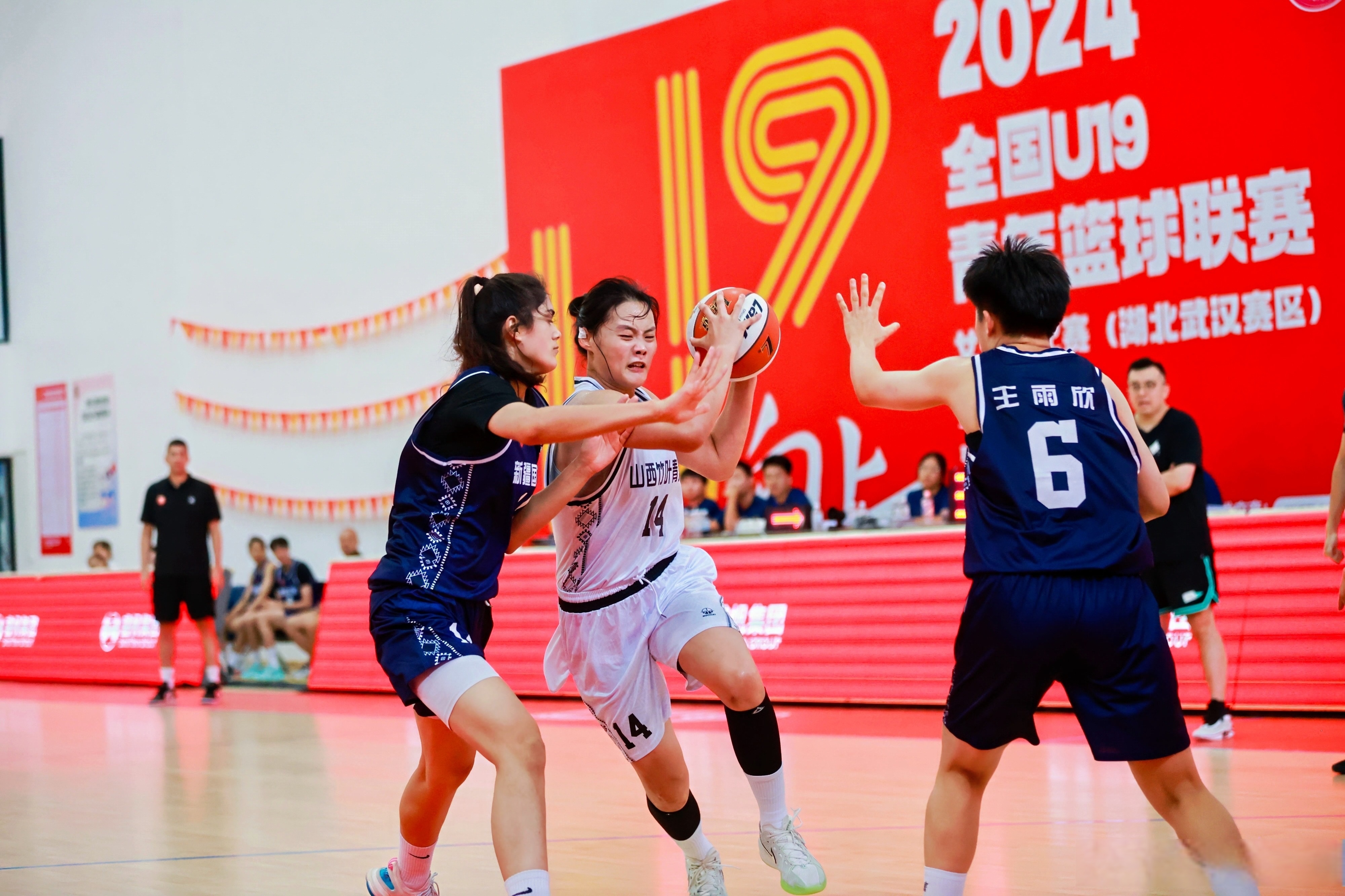 江苏女篮和四川女篮比赛_(江苏女篮和四川女篮比赛哪只球队瘦了)