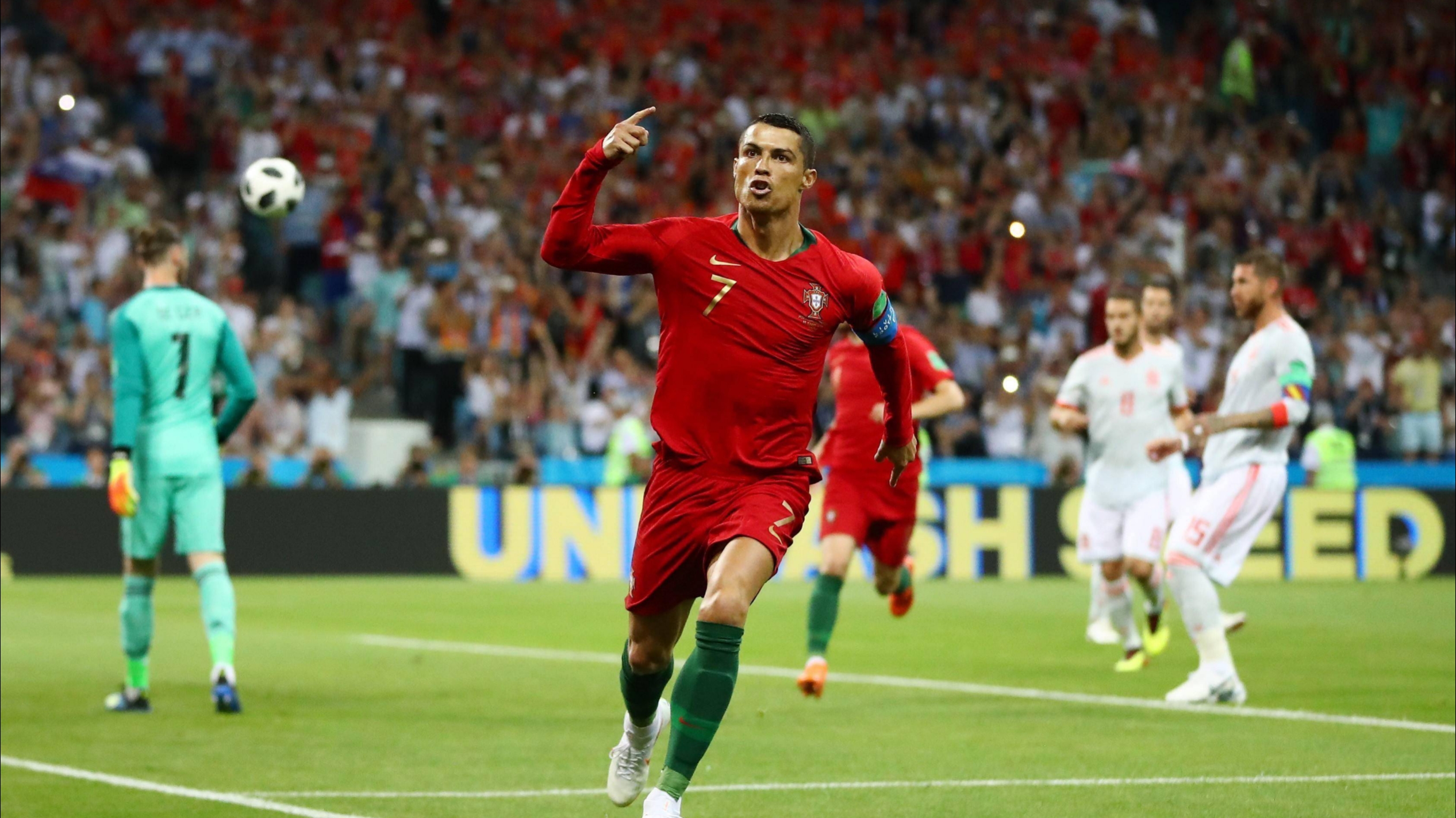 足球视频回放_(足球视频回放需要边裁参与么?) 足球视频回放_(足球视频回放需要边裁参与么?)