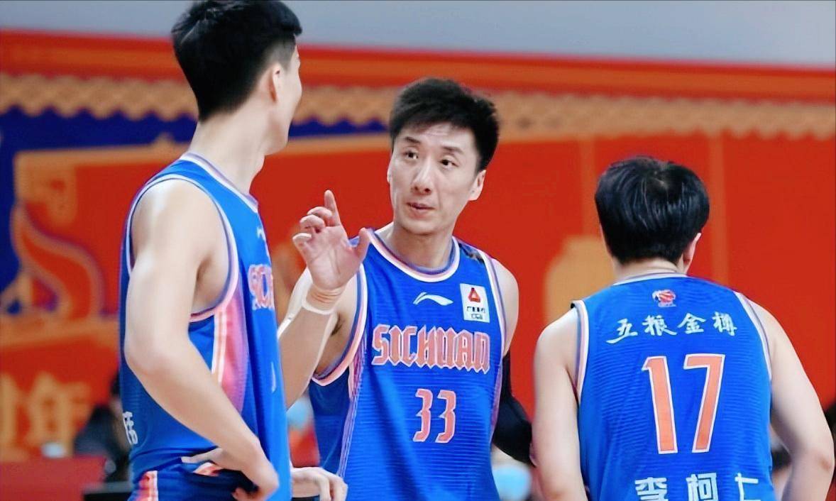 四川对江苏cba篮男_(cba季前赛四川对南京)