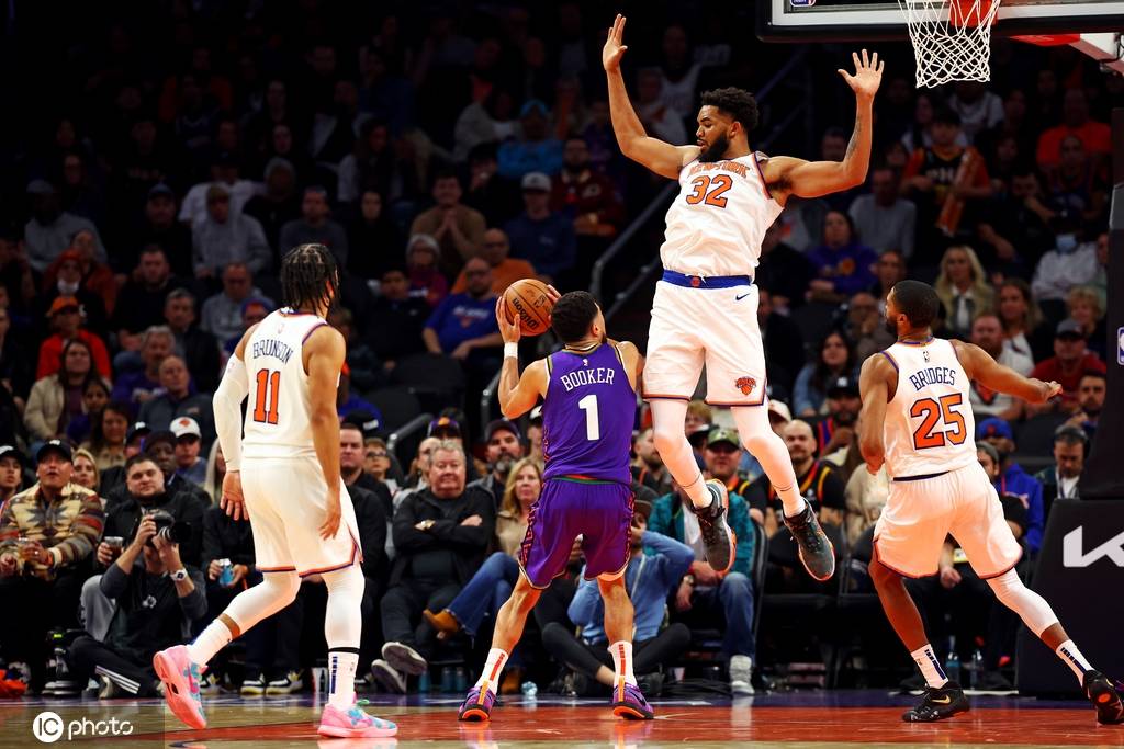 NBA常规赛老鹰客场124-122逆转太阳特雷-杨缺阵布克空砍27分的简单介绍