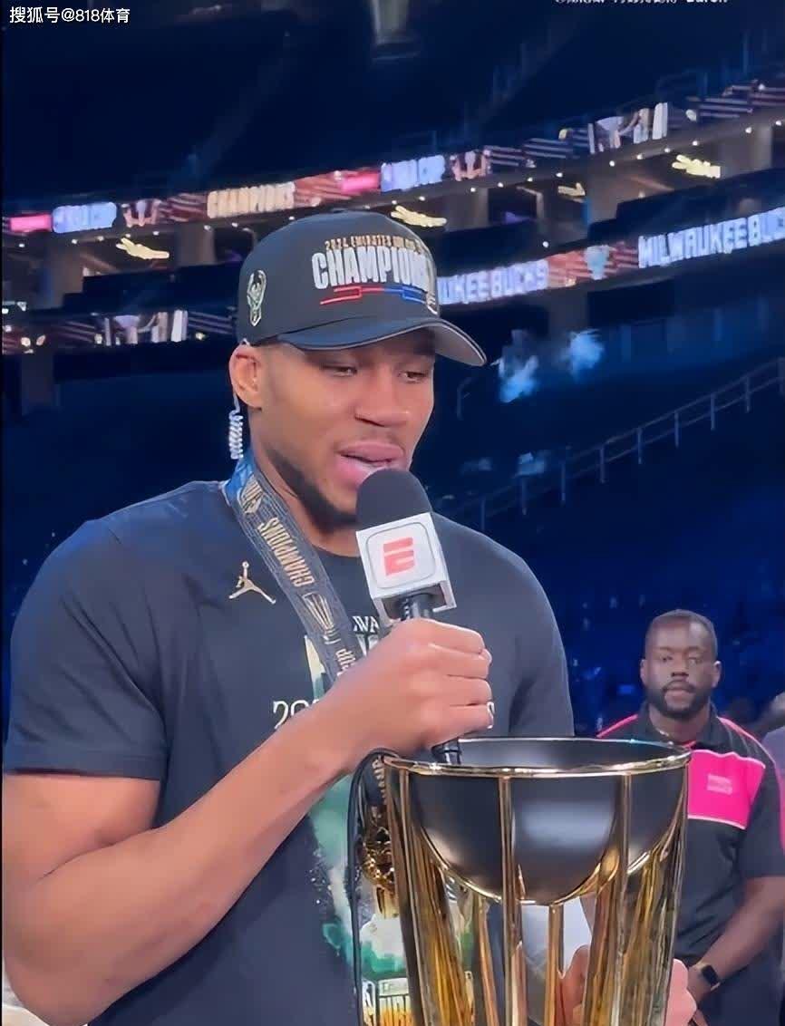 奥尼尔认为巅峰的字母哥比巅峰的自己更强 奥尼尔认为巅峰的字母哥比巅峰的自己更强