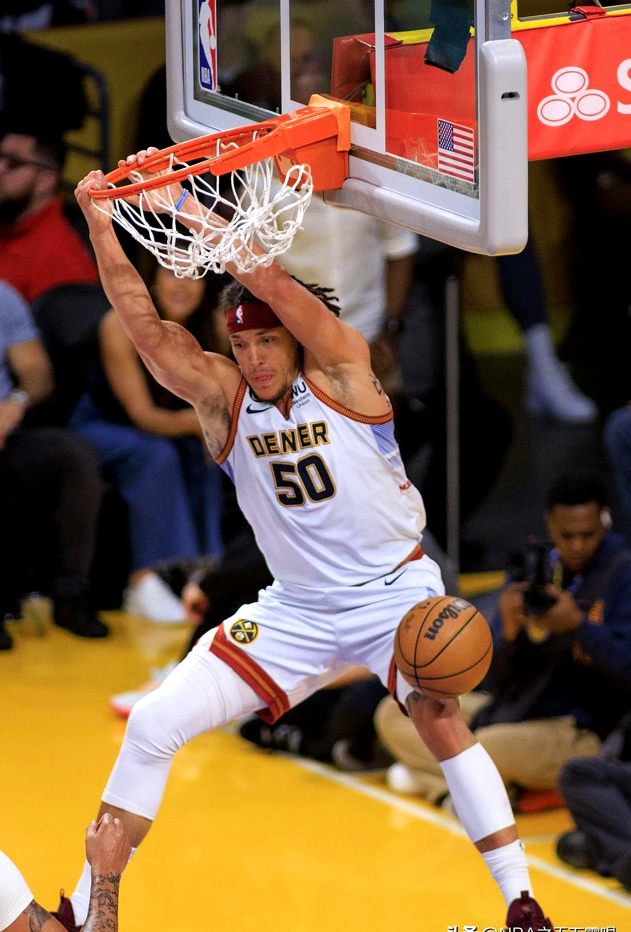 NBA常规赛老鹰客场132-122力克爵士杰伦-约翰逊31+18+14马尔卡宁空砍40分的简单介绍