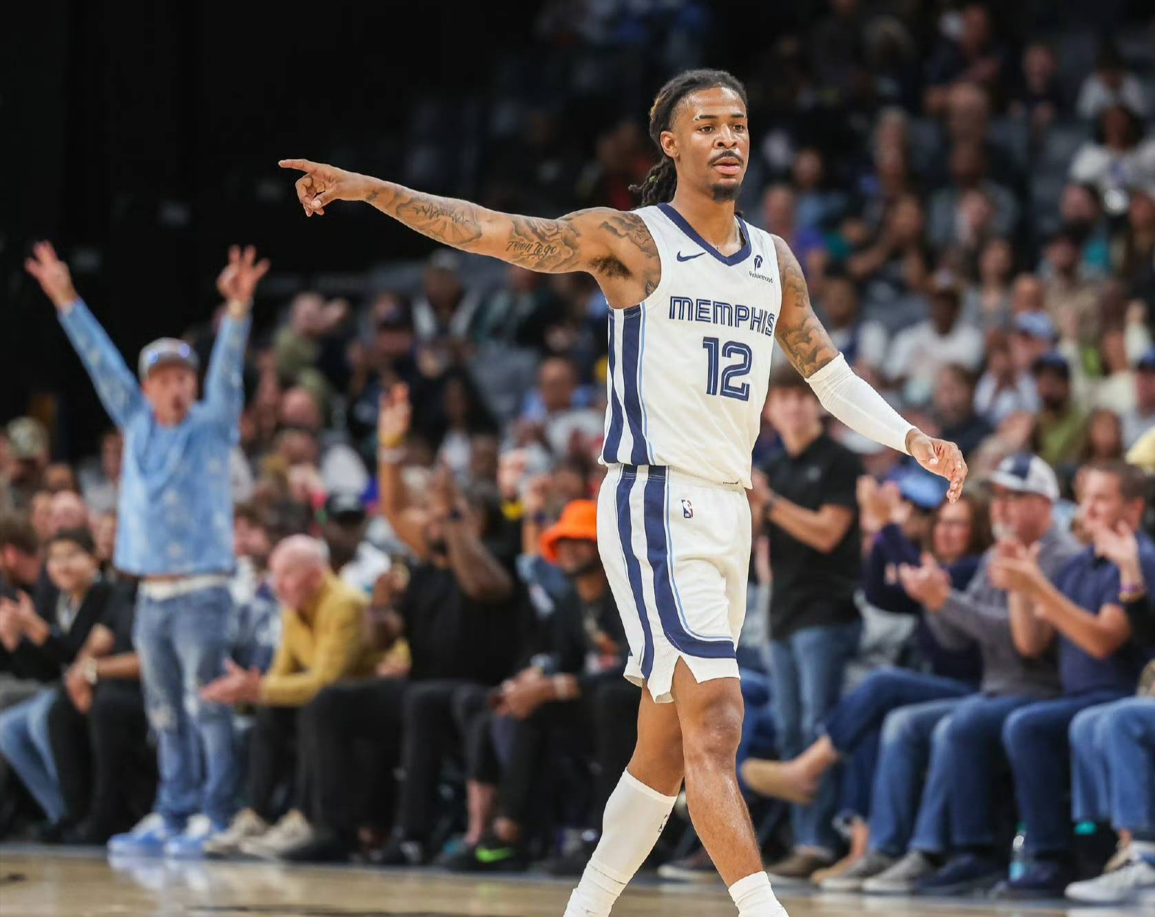 曝国王密切关注莫兰特情况此前遭灰熊禁赛 曝国王密切关注莫兰特情况此前遭灰熊禁赛