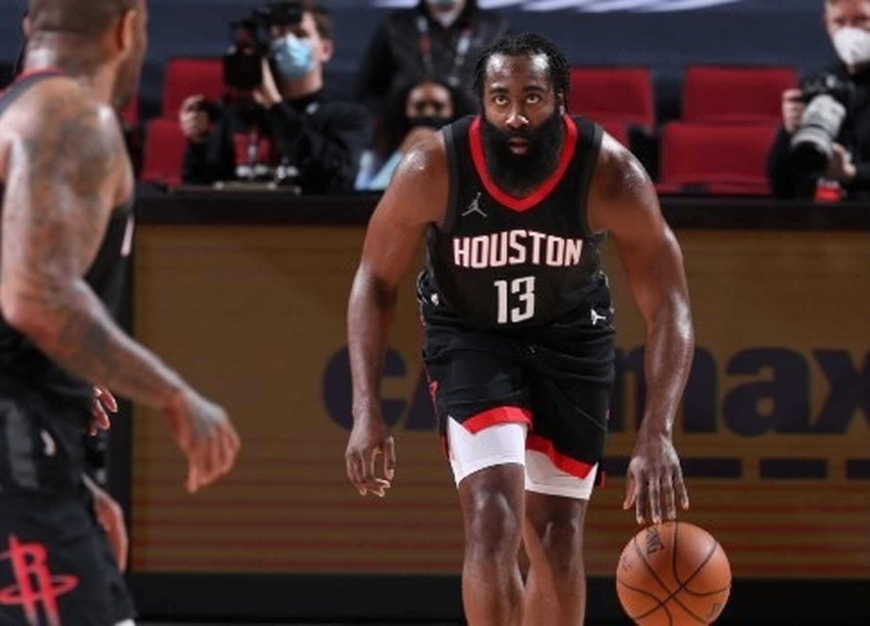 包含开拓者明日客场挑战火箭主队力争三连胜的词条