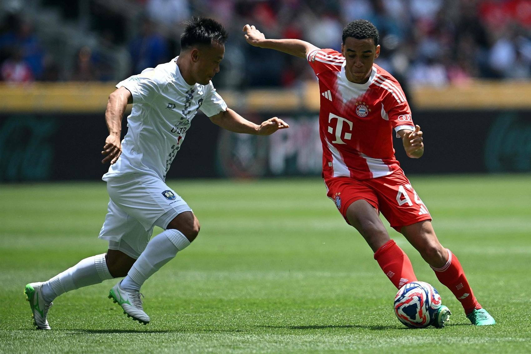 穆西亚拉回归训练拜仁争冠添关键砝码的简单介绍 穆西亚拉回归训练拜仁争冠添关键砝码的简单介绍