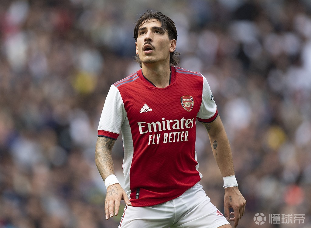 关于伯纳尔对1月租借离队持开放态度由于在巴萨出场时间不足的信息 关于伯纳尔对1月租借离队持开放态度由于在巴萨出场时间不足的信息