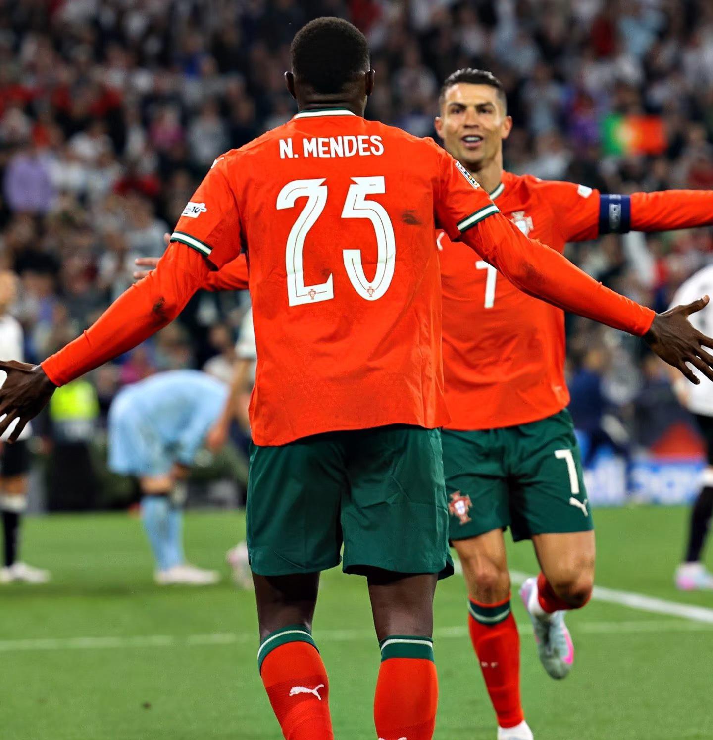 关于西班牙86-90不敌希腊队史首次无缘欧锦赛16强的信息 关于西班牙86-90不敌希腊队史首次无缘欧锦赛16强的信息