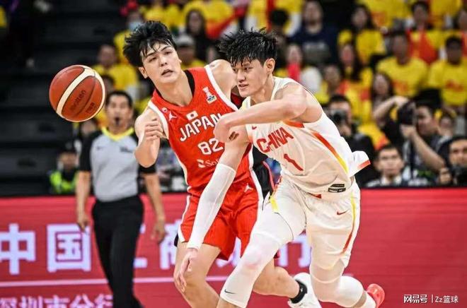 包含中国男篮三分罕见精准23中10赵睿和程帅澎均4中3的词条