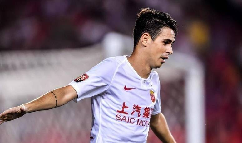 包含博主：上海海港问题出在顶薪外援莱昂纳多成为争议焦点的词条