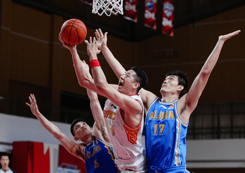 包含悬念拉满的篮球战全程直播捕捉反转名场面的词条