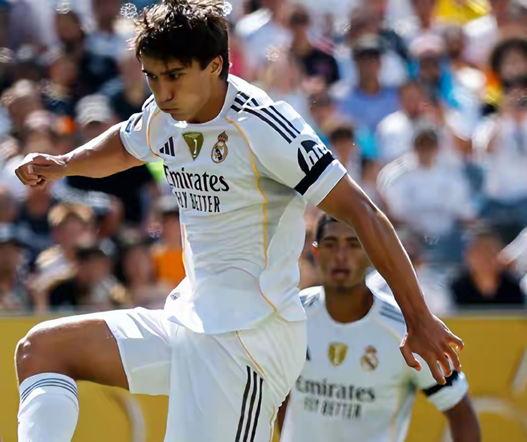 关于曝皇马签下16岁小将乌扎内将代表青训队的信息