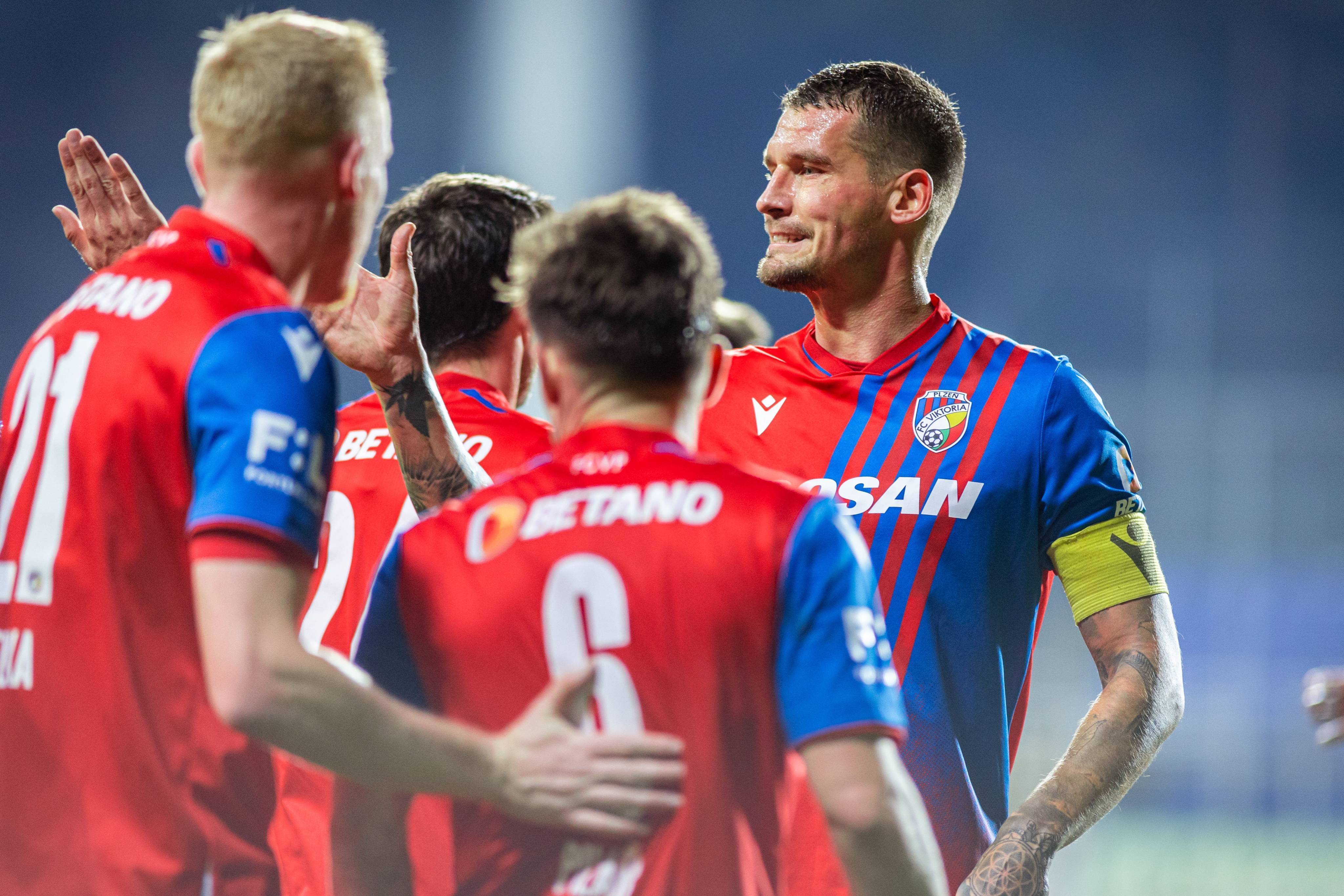 关于欧冠附加赛布鲁日VS格拉斯哥流浪者今日预测布鲁日占据总比分优势的信息 关于欧冠附加赛布鲁日VS格拉斯哥流浪者今日预测布鲁日占据总比分优势的信息