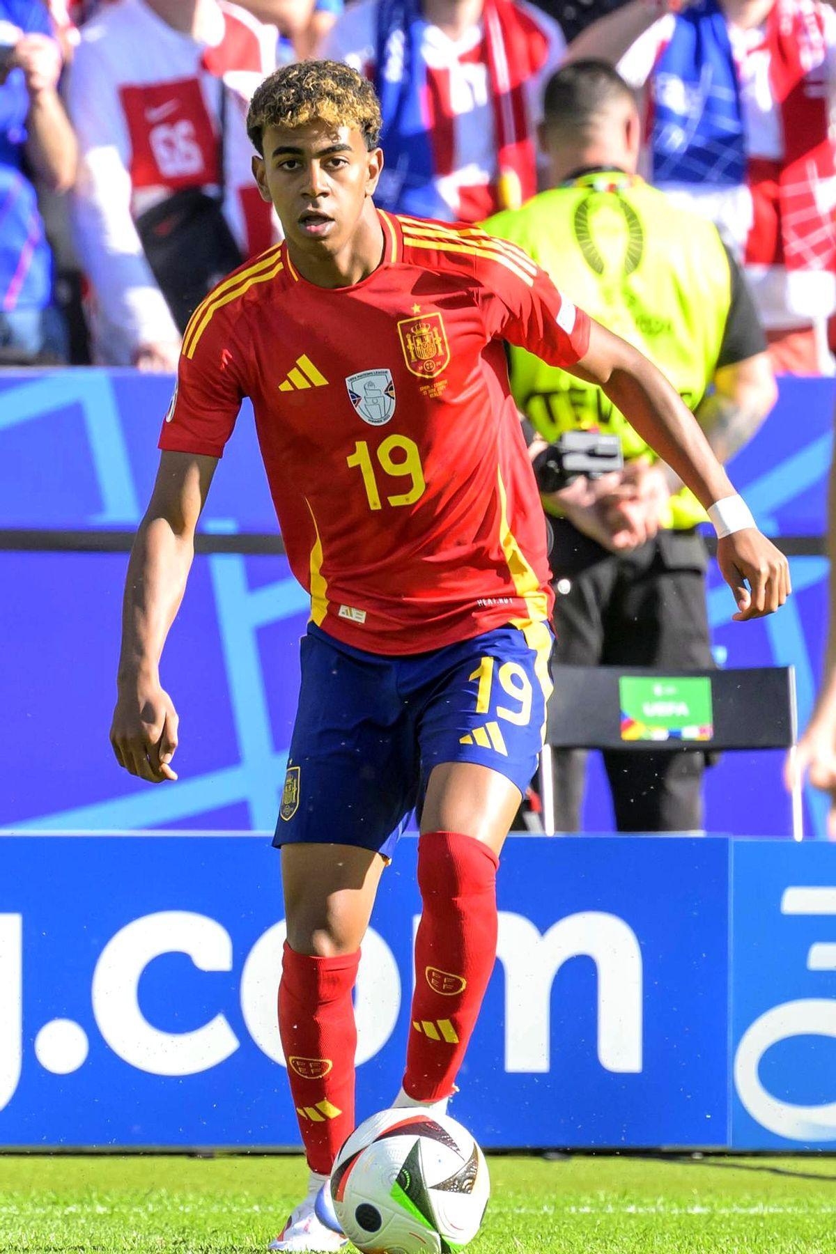 关于欧美超级杯确定明年3月份进行亚马尔有望首次对阵梅西的信息 关于欧美超级杯确定明年3月份进行亚马尔有望首次对阵梅西的信息