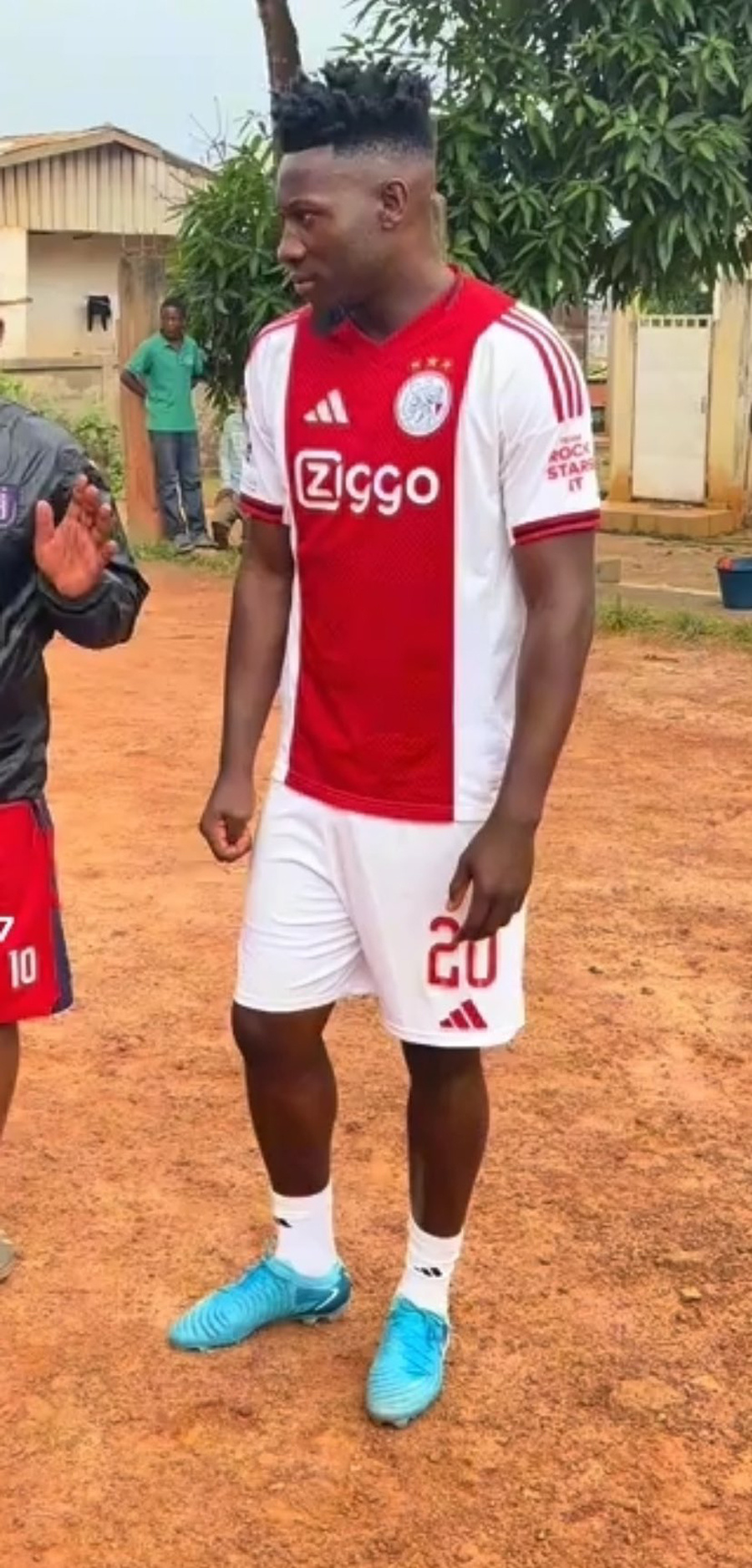 大马丁决定留在维拉球员曾与曼联有传闻的简单介绍 大马丁决定留在维拉球员曾与曼联有传闻的简单介绍