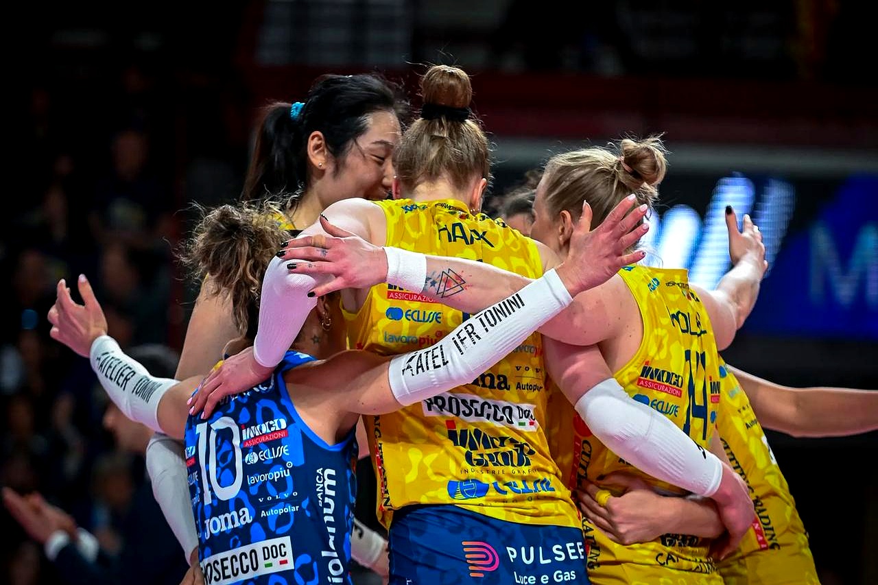 哥斯甲女：希雷迪亚诺女足VS波科西女足的简单介绍