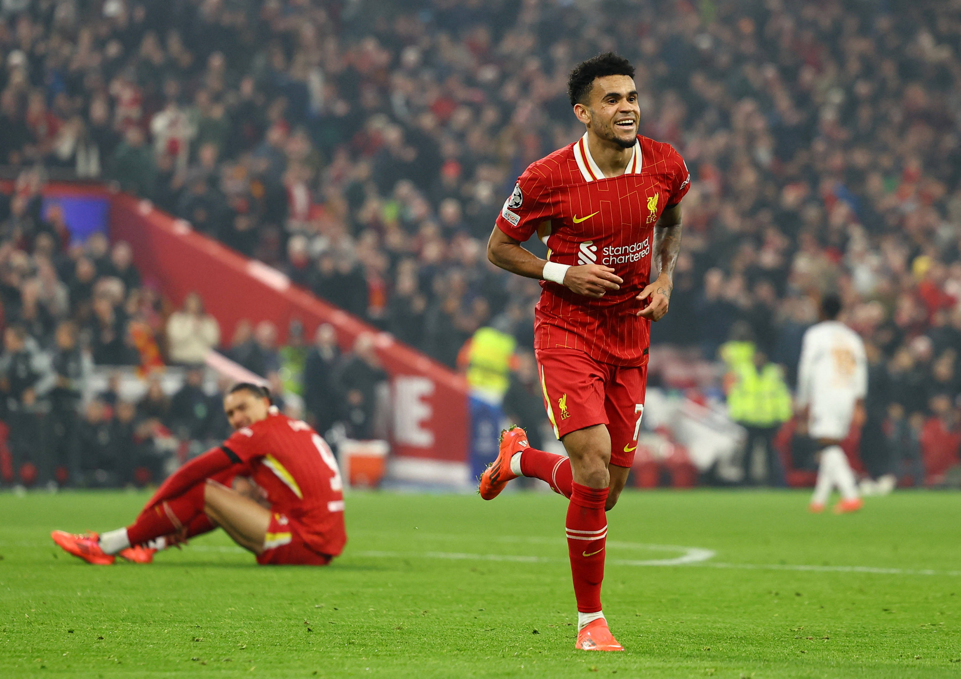 关于道格拉斯路易斯希望重返英超尤文生涯或提前终结的信息 关于道格拉斯路易斯希望重返英超尤文生涯或提前终结的信息