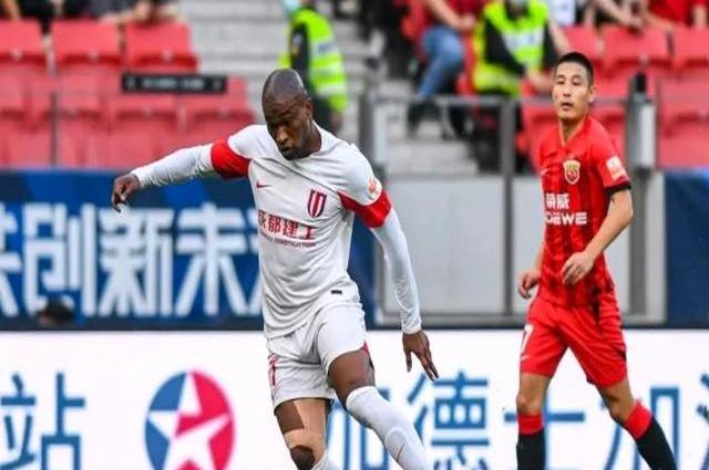 关于中超深圳新鹏城1-2武汉三镇帕拉西奥斯造点+破门图多列点射建功的信息 关于中超深圳新鹏城1-2武汉三镇帕拉西奥斯造点+破门图多列点射建功的信息