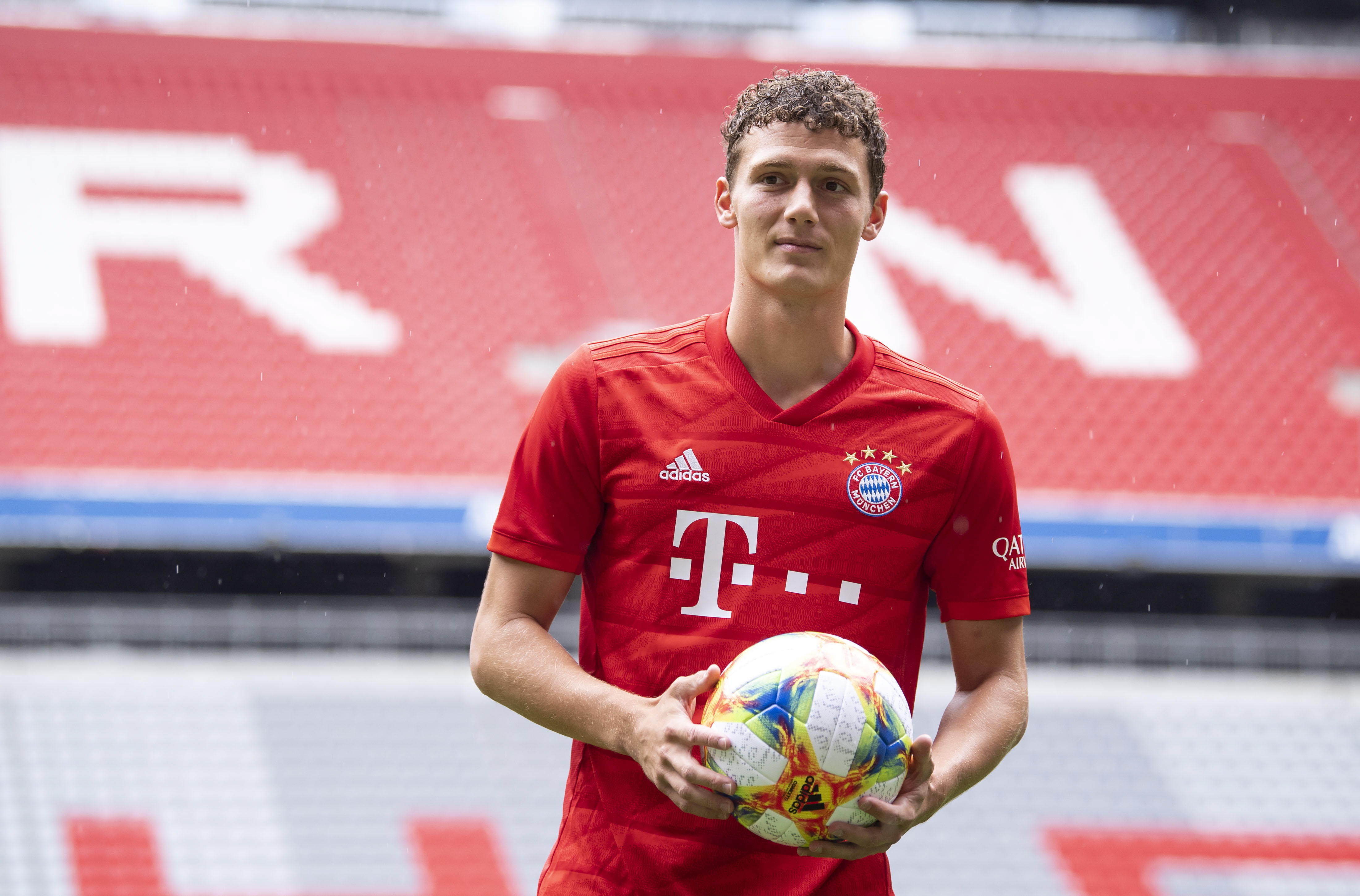 关于帕瓦尔加盟马赛原因与拉比奥特有关帕瓦尔压哨加盟马赛的信息