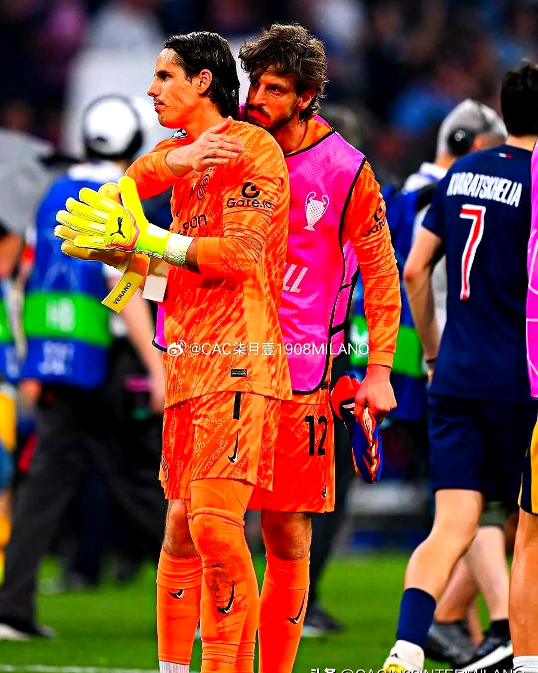 克罗斯为诺伊豪斯辩护球员被下放门兴二队的简单介绍