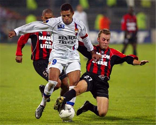 里昂签下克鲁伊维特儿子双方将签下为期五年的合同的简单介绍 里昂签下克鲁伊维特儿子双方将签下为期五年的合同的简单介绍