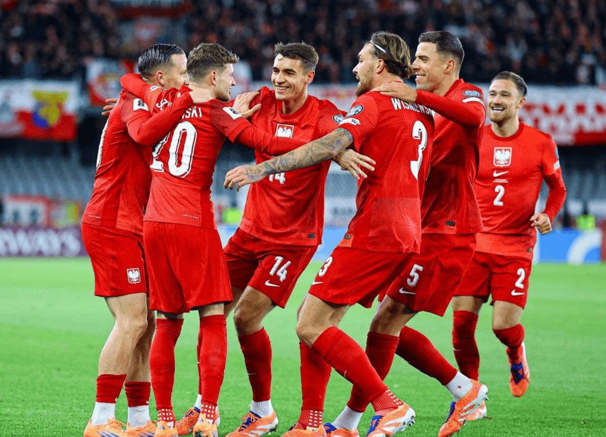 关于波兰队9月世预赛大名单莱万回归泽林斯基、基维奥尔在列的信息 关于波兰队9月世预赛大名单莱万回归泽林斯基、基维奥尔在列的信息