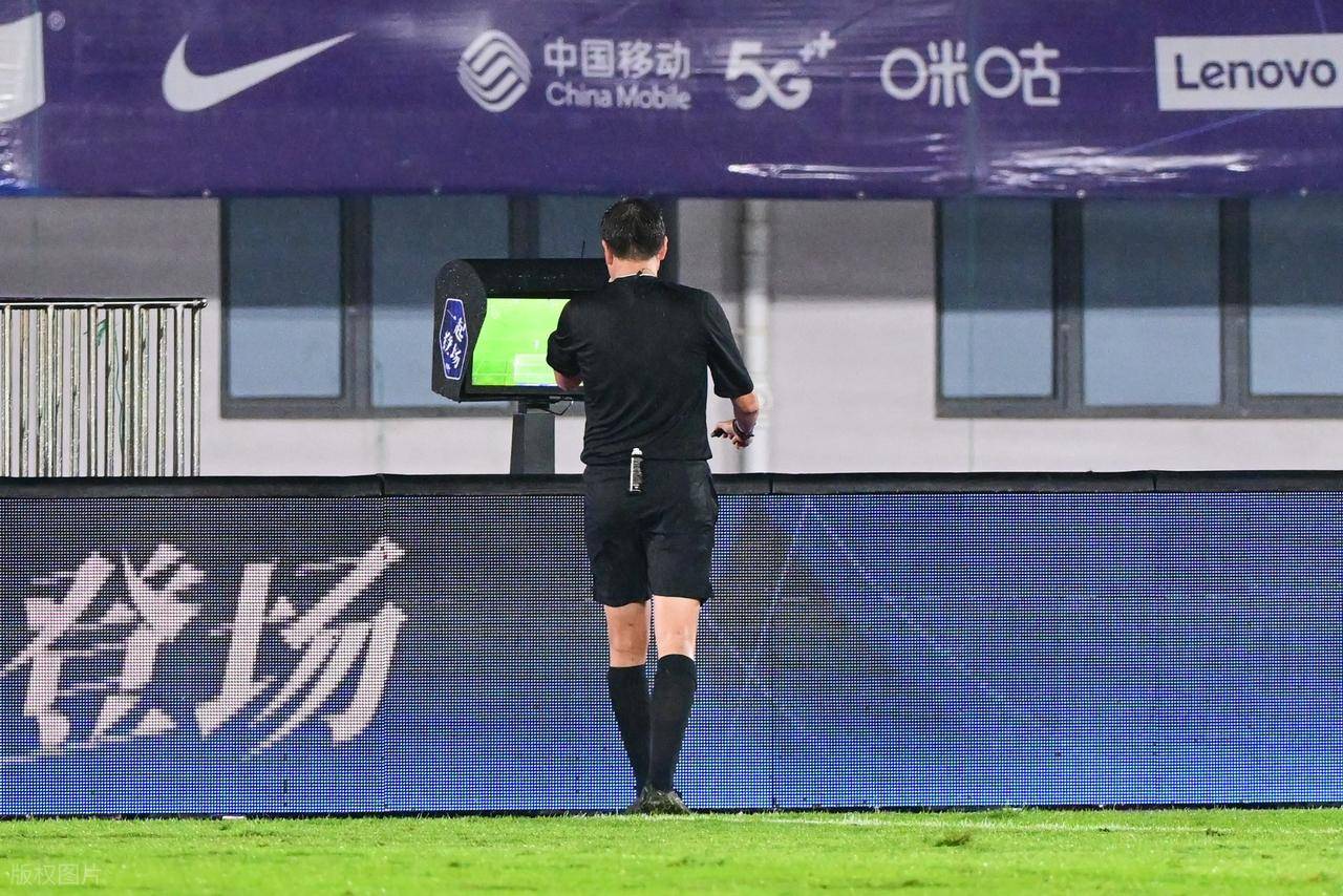 关于36岁张呈栋赛季提前结束因辱骂裁判遭到禁赛的信息 关于36岁张呈栋赛季提前结束因辱骂裁判遭到禁赛的信息