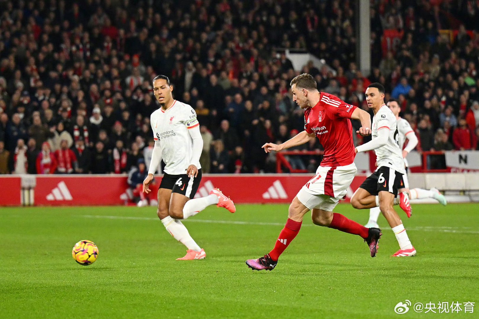 关于利物浦领跑埃基蒂克争夺战红军将其作为中锋引援人选的信息 关于利物浦领跑埃基蒂克争夺战红军将其作为中锋引援人选的信息