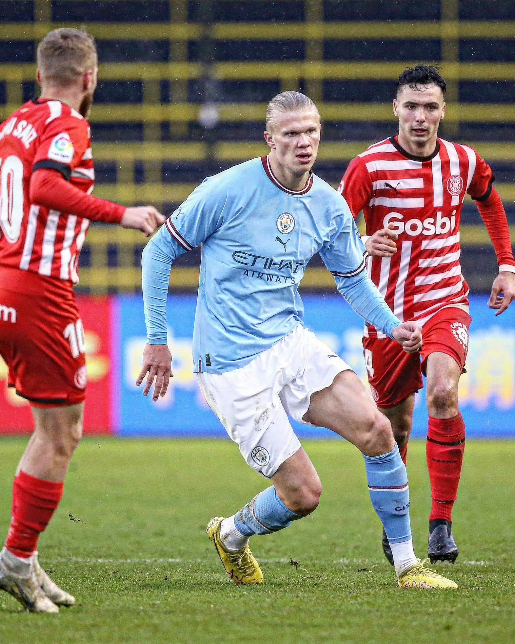 包含曼城拒绝罗马对埃切维里的报价俱乐部更愿意租借到赫罗纳的词条 包含曼城拒绝罗马对埃切维里的报价俱乐部更愿意租借到赫罗纳的词条