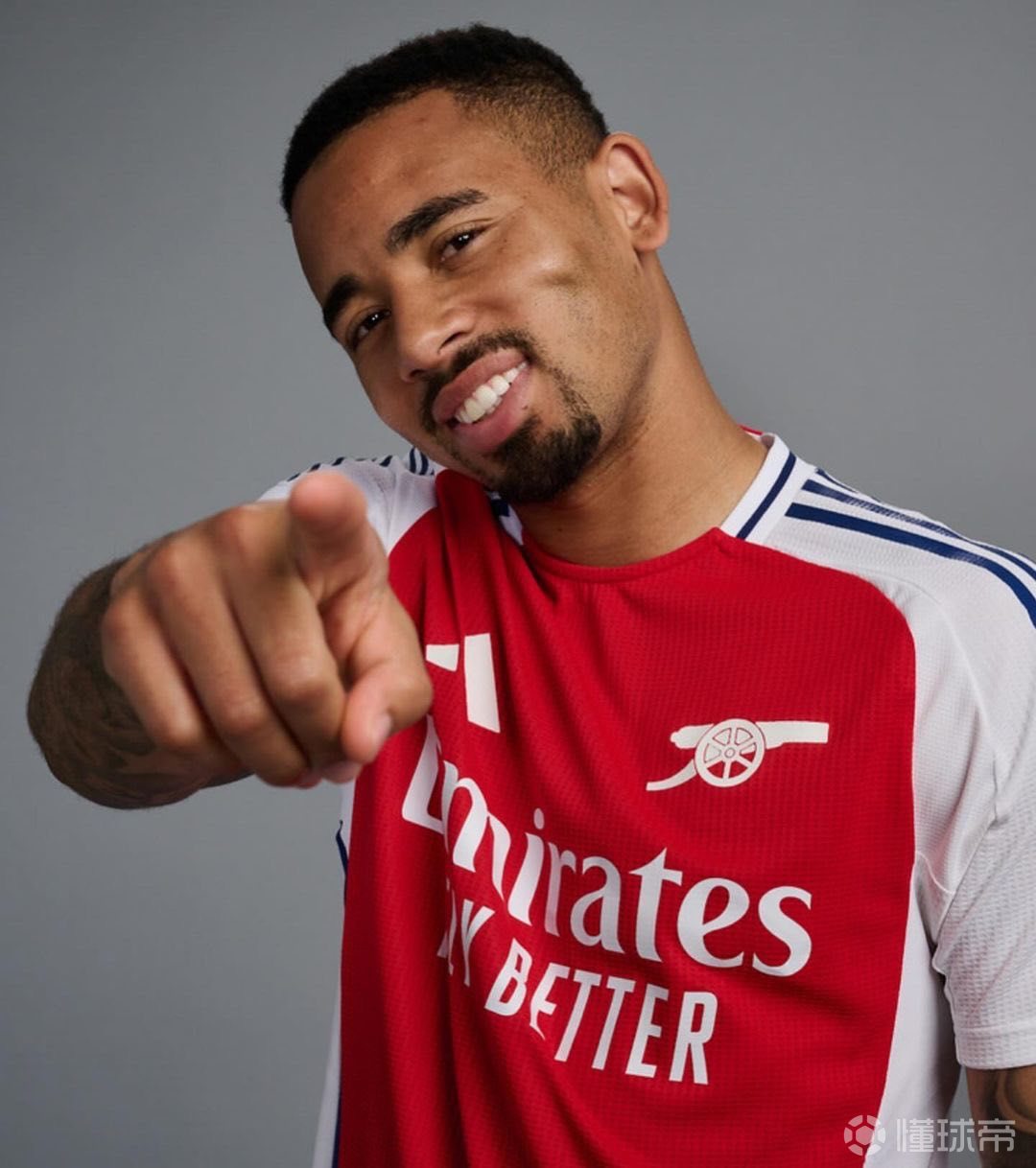 阿森纳发布新赛季第二客场球衣新球衣致敬老主场的简单介绍