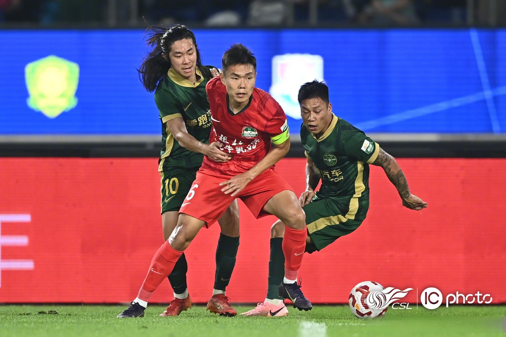 中超浙江队2-2上海海港加布里埃尔传射建功弗兰克头球绝平的简单介绍 中超浙江队2-2上海海港加布里埃尔传射建功弗兰克头球绝平的简单介绍