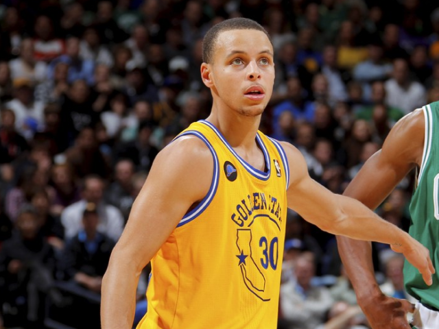 伦敦球队夺得三座冠军奖杯阿森纳三连亚略显尴尬的简单介绍 伦敦球队夺得三座冠军奖杯阿森纳三连亚略显尴尬的简单介绍