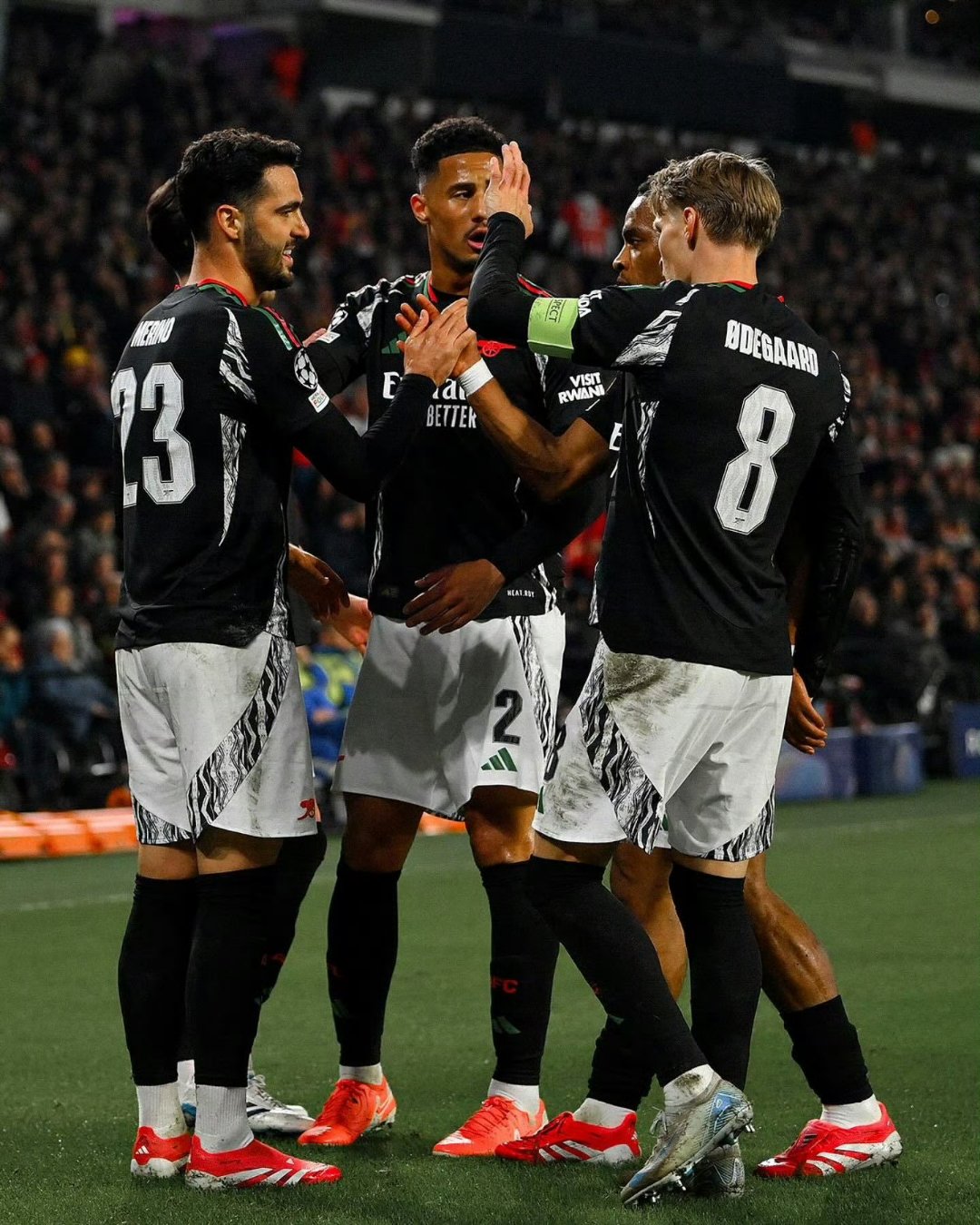 伦敦球队夺得三座冠军奖杯阿森纳三连亚略显尴尬的简单介绍 伦敦球队夺得三座冠军奖杯阿森纳三连亚略显尴尬的简单介绍