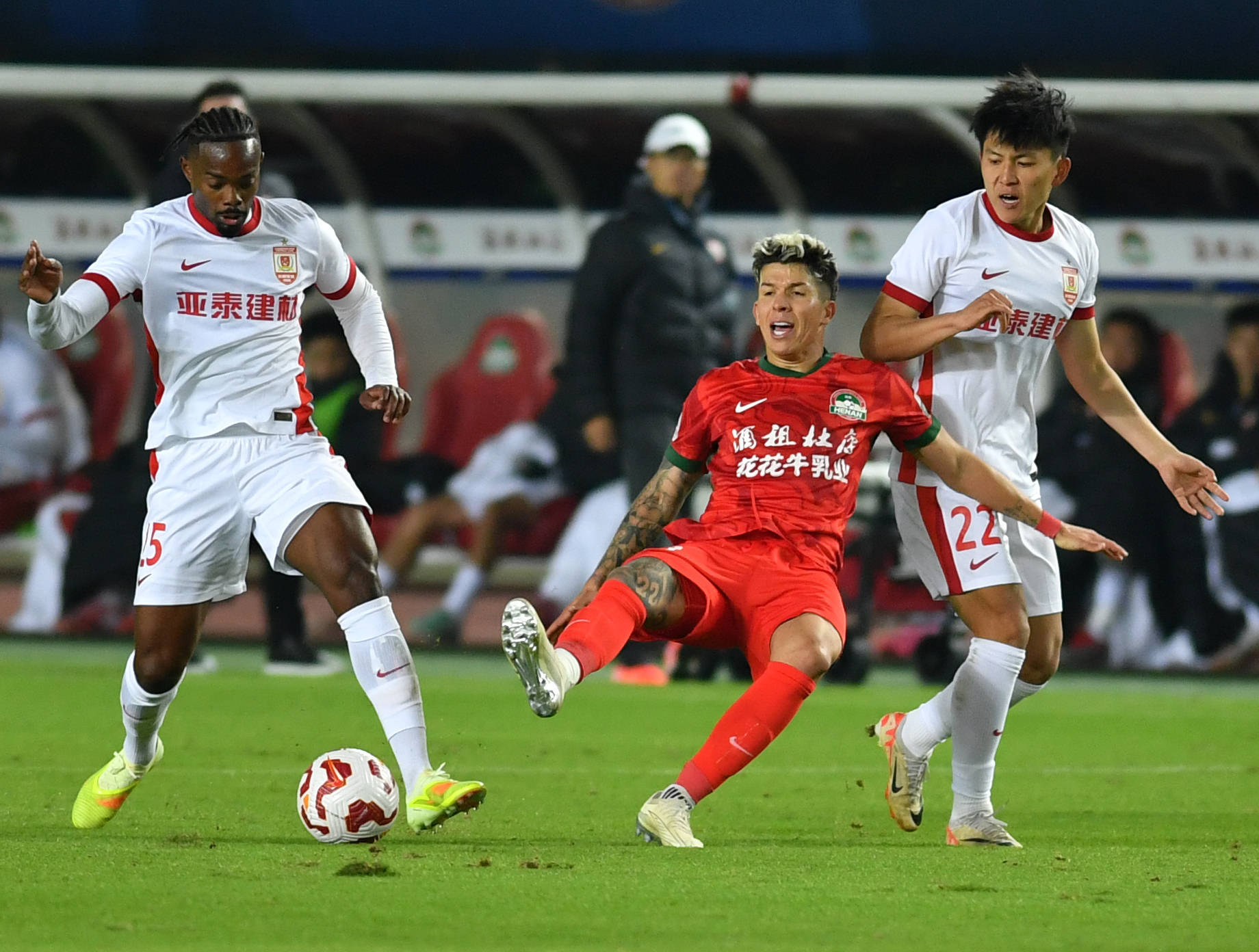 中超长春亚泰1-3上海海港阿不都海米提乌龙加布里埃尔破门的简单介绍