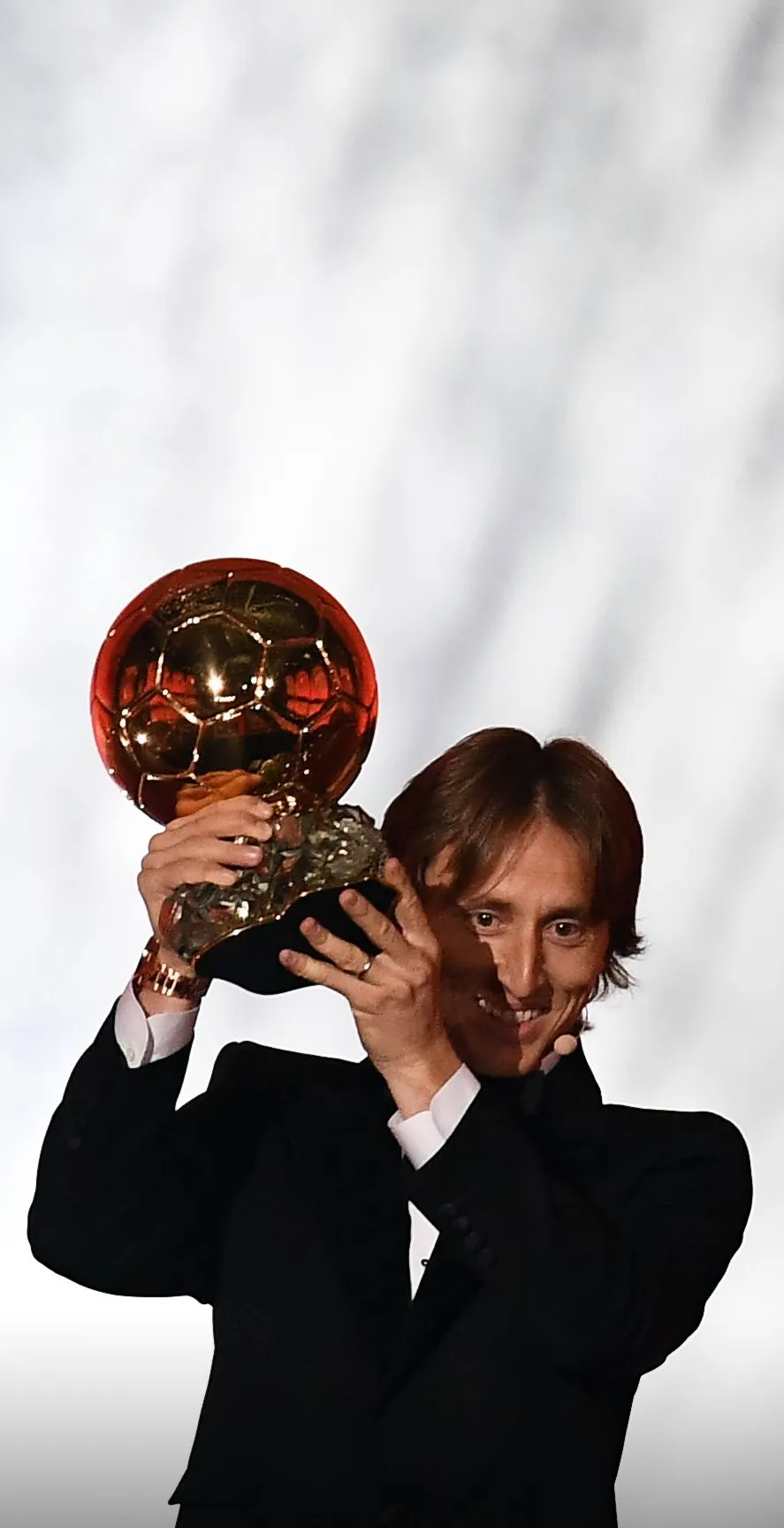 包含莫德里奇自由身加盟AC米兰双方签约一年的词条 包含莫德里奇自由身加盟AC米兰双方签约一年的词条