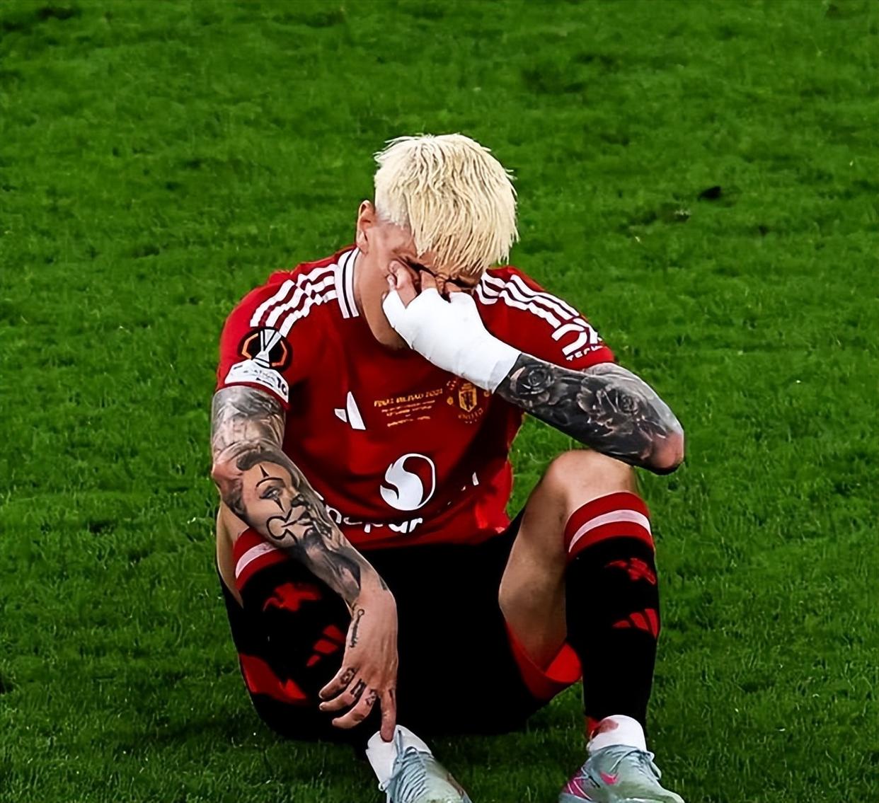 关于加纳乔创欧冠历史22岁代表两支英格兰球队参加欧冠的信息 关于加纳乔创欧冠历史22岁代表两支英格兰球队参加欧冠的信息