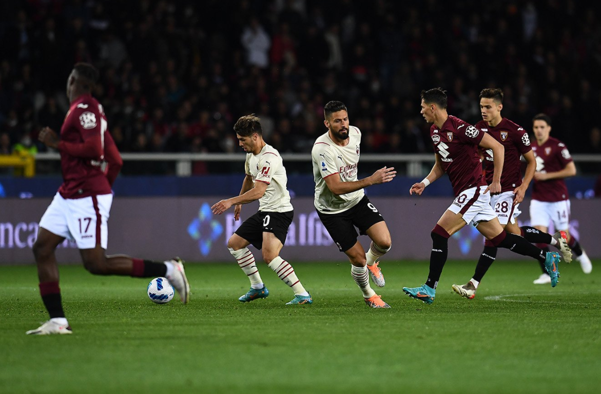 阿德利确认加盟利雅得青年人与米兰达成协议的简单介绍