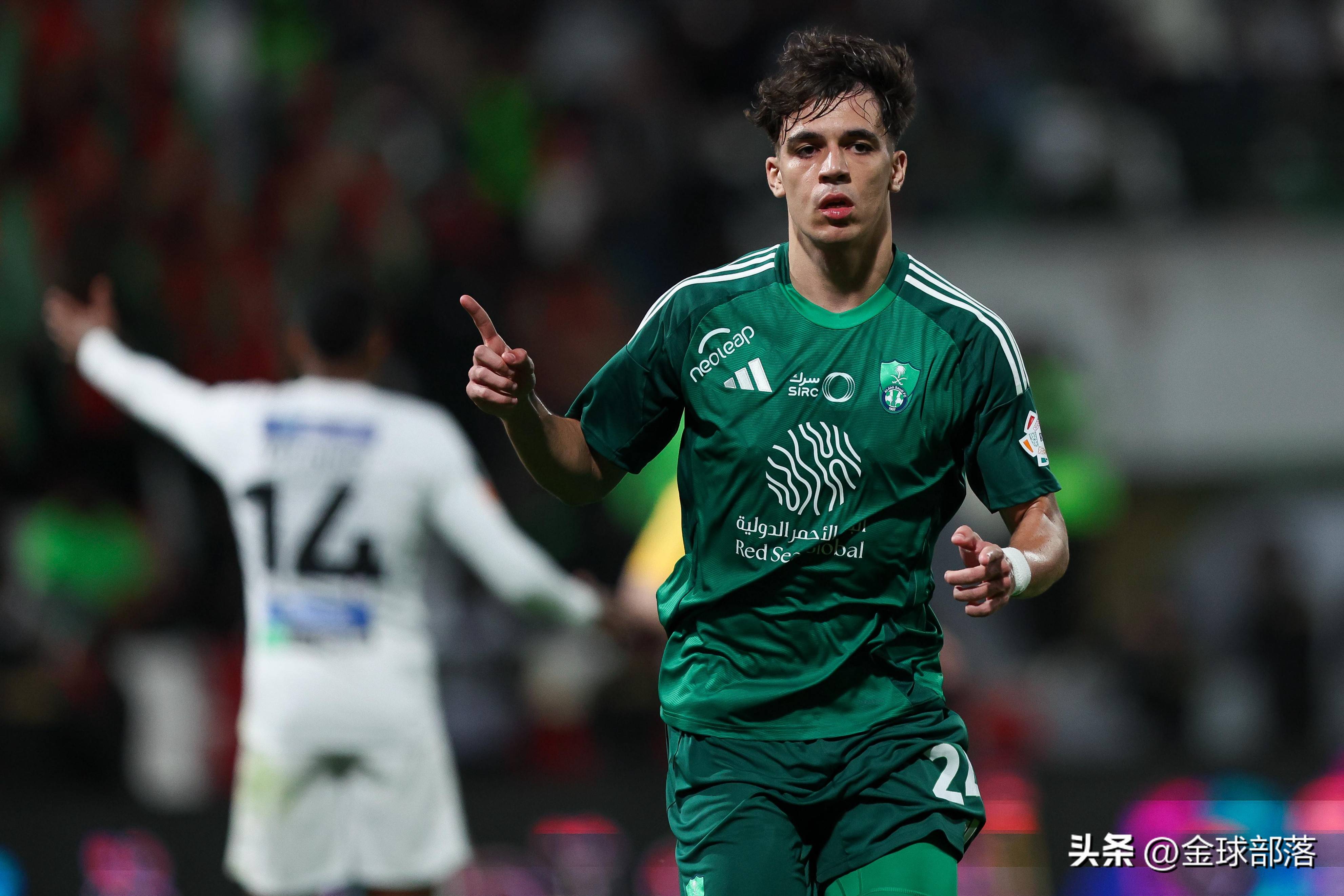 曝曼城后卫巴租借加盟尼斯已达成口头协议的简单介绍 曝曼城后卫巴租借加盟尼斯已达成口头协议的简单介绍