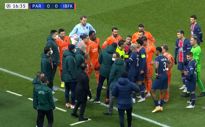 包含英格兰球员遭激光笔照射裁判短暂中断比赛的词条 包含英格兰球员遭激光笔照射裁判短暂中断比赛的词条