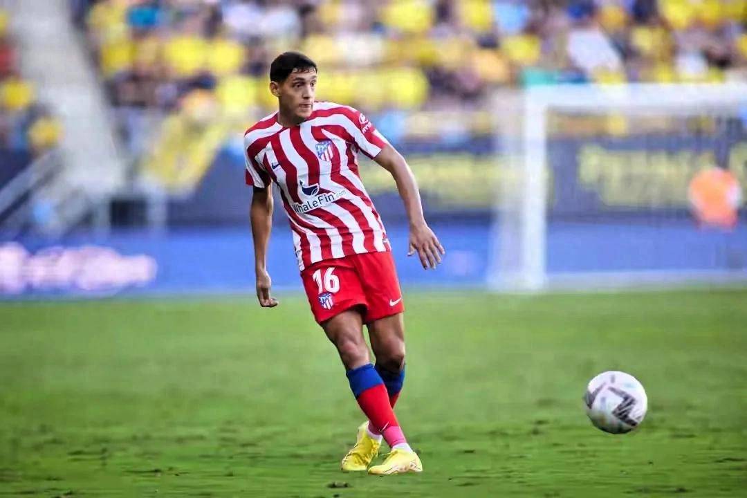 尤文图斯正在推动引进莫利纳交易马竞愿意出售球员收取资金的简单介绍