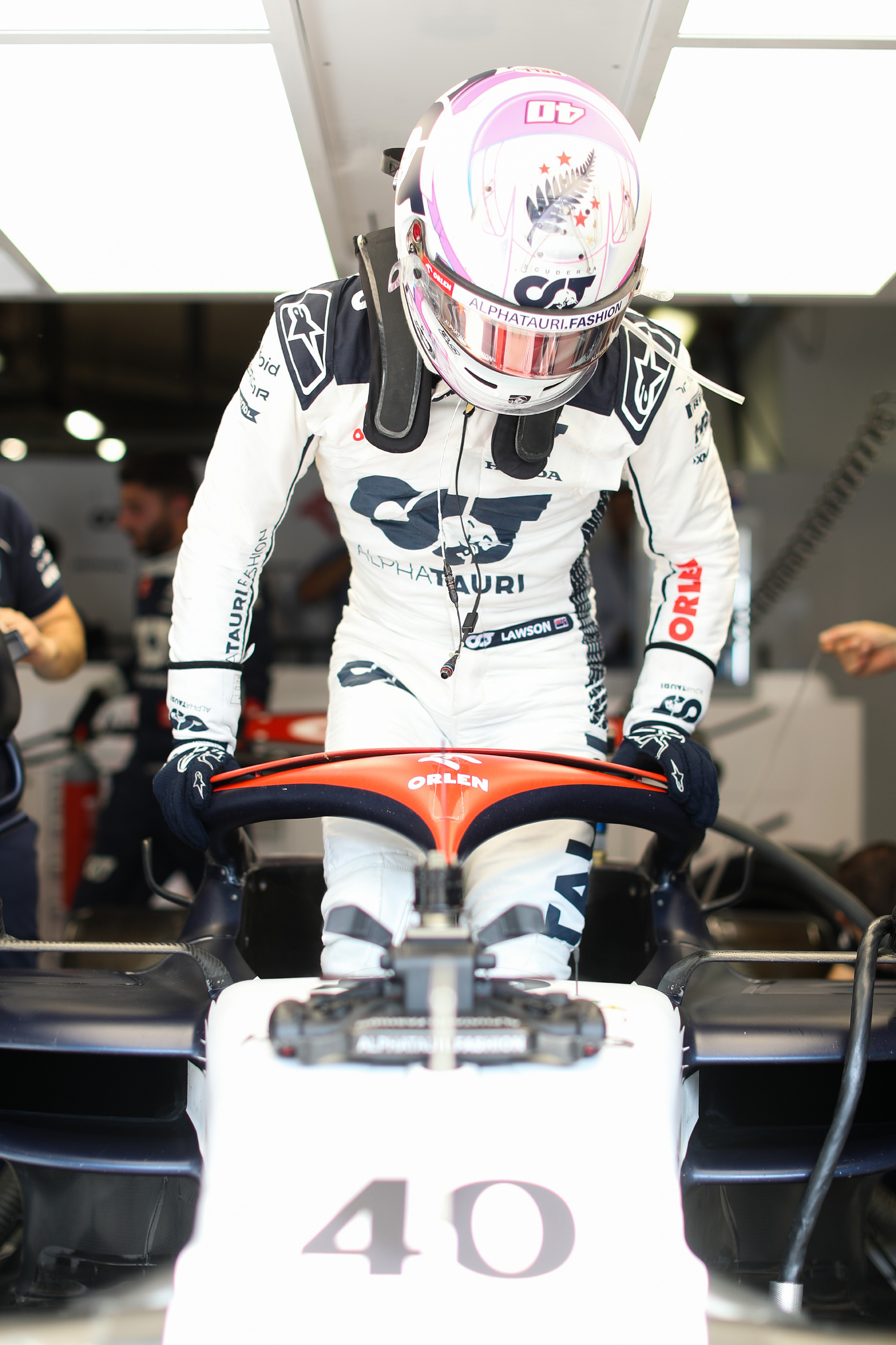 劳尔成勒沃库森主帅人选德甲劲旅加速选帅进程的简单介绍