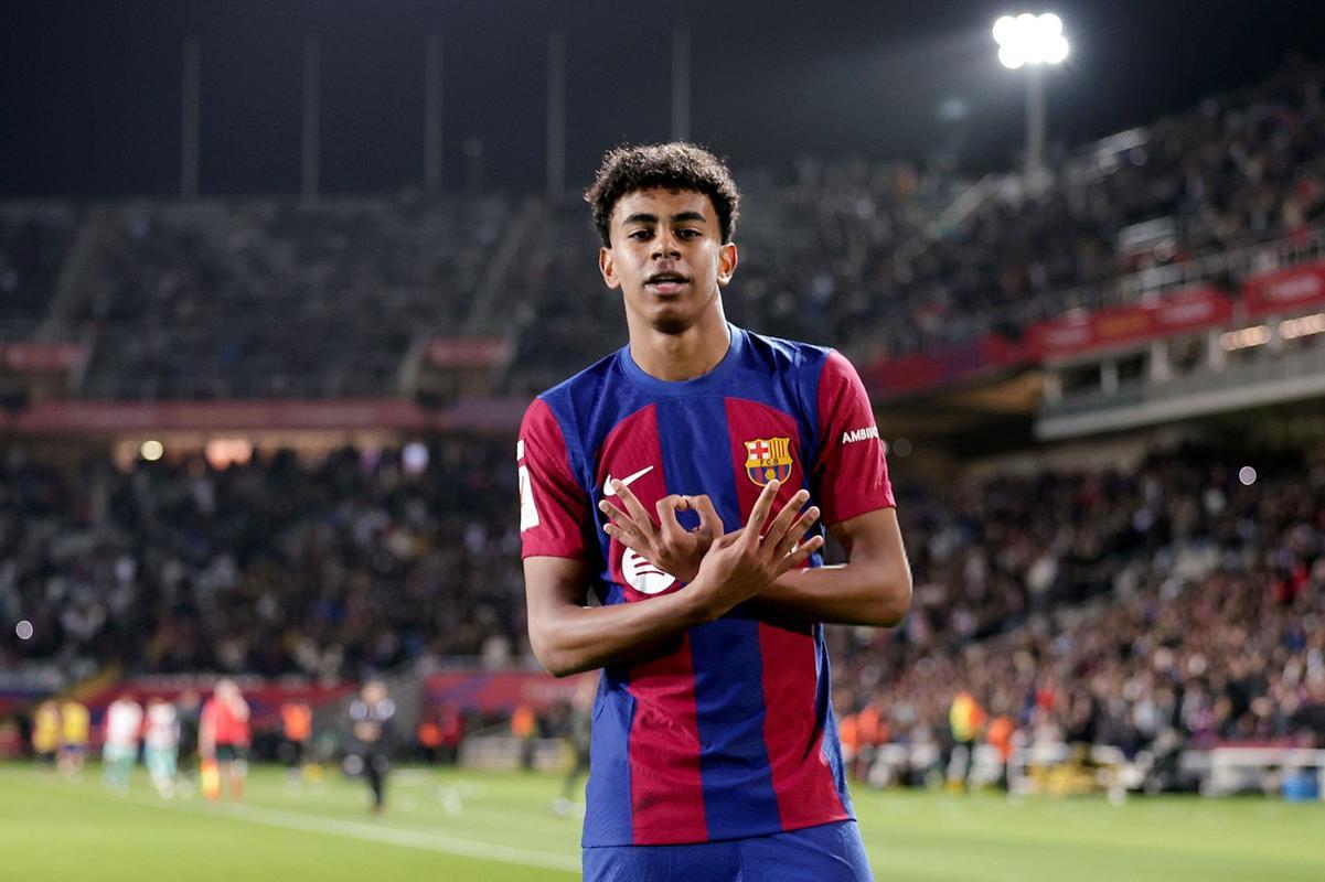 关于巴萨官宣与亚马尔续约新赛季身披10号战袍的信息