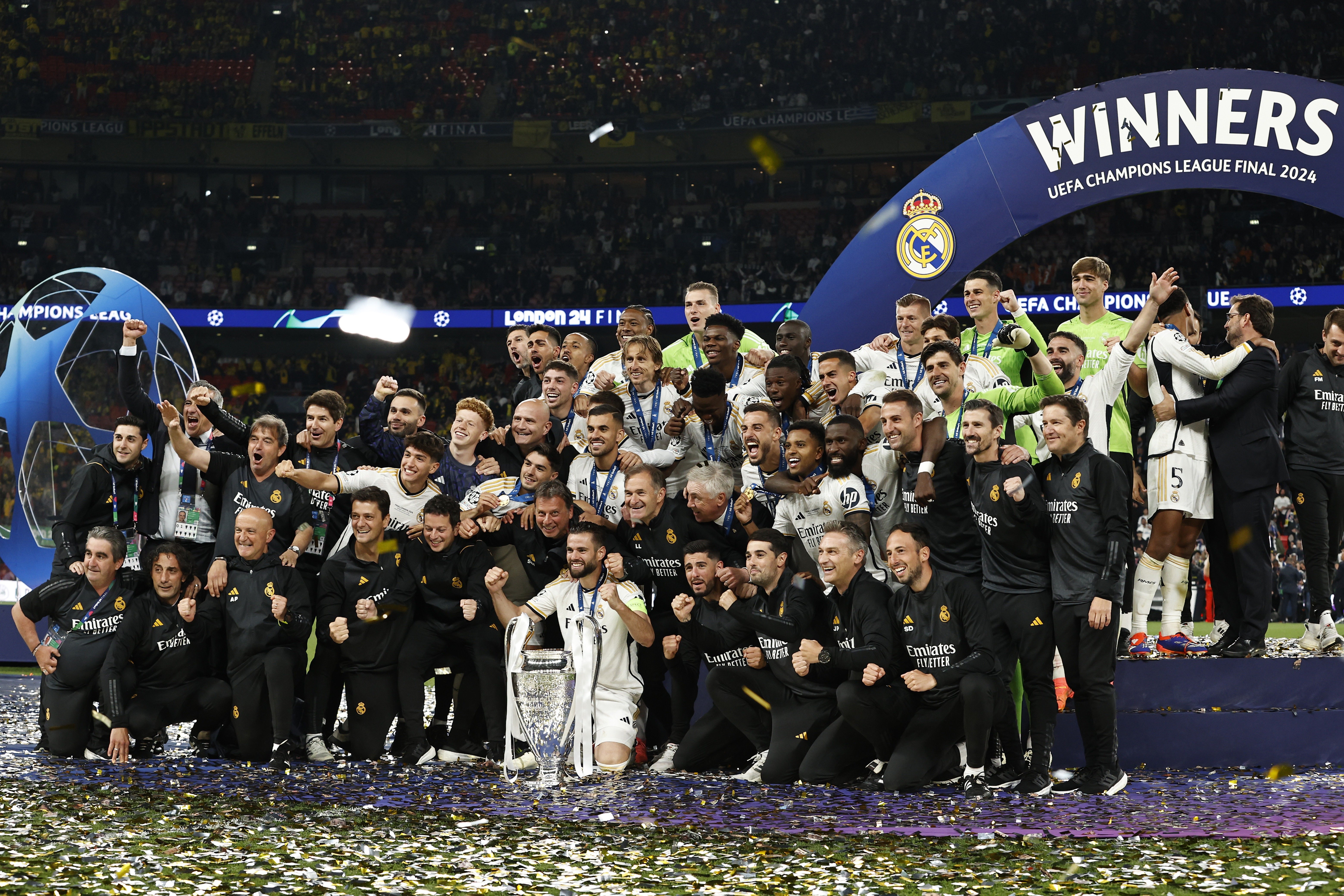 皇马公布联赛首轮名单多名主力领衔