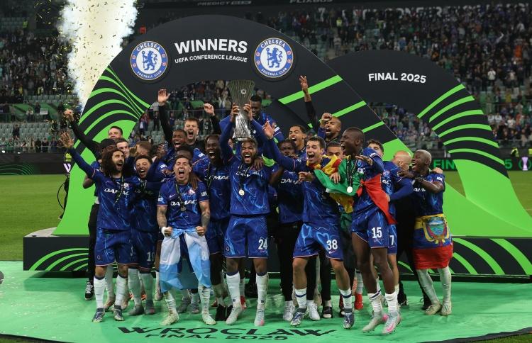 包含切尔西成首支欧战全满贯球队斩获欧协联冠军的词条 包含切尔西成首支欧战全满贯球队斩获欧协联冠军的词条