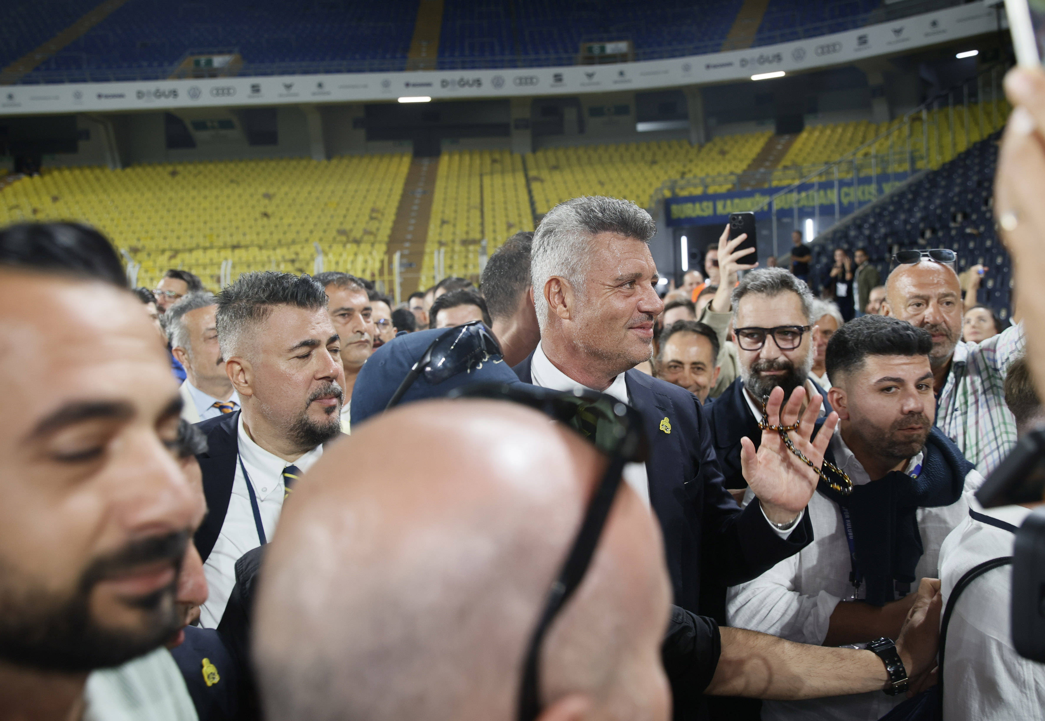 特罗萨德与费内巴切达成协议阿森纳对出售球员持开放态度的简单介绍