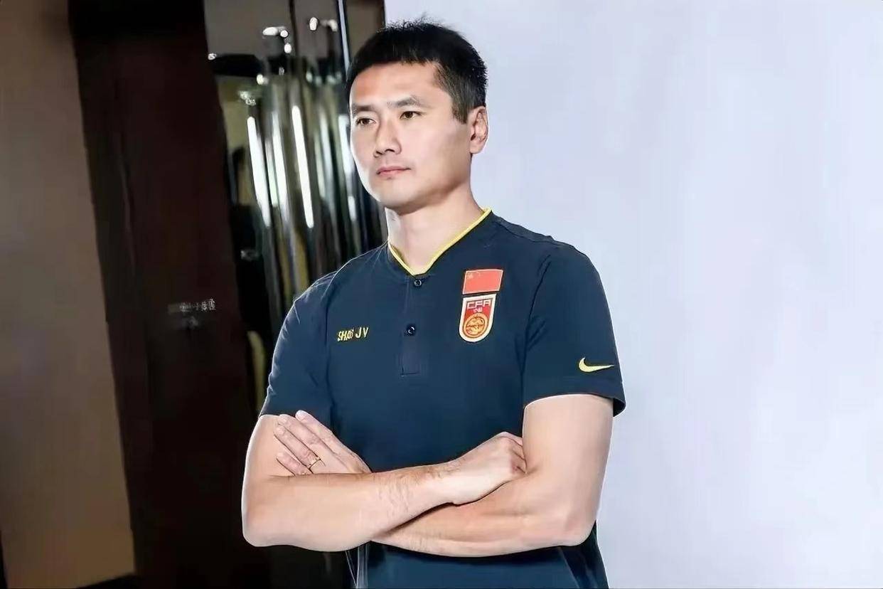 媒体:国足帅位仍是“香饽饽”已收到数十份候选资料的简单介绍 媒体:国足帅位仍是“香饽饽”已收到数十份候选资料的简单介绍