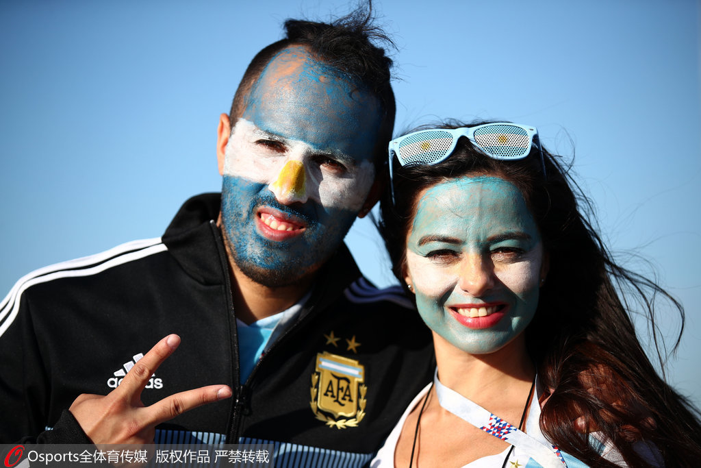 梅西晒与巴乔合影两人温情互动 梅西晒与巴乔合影两人温情互动