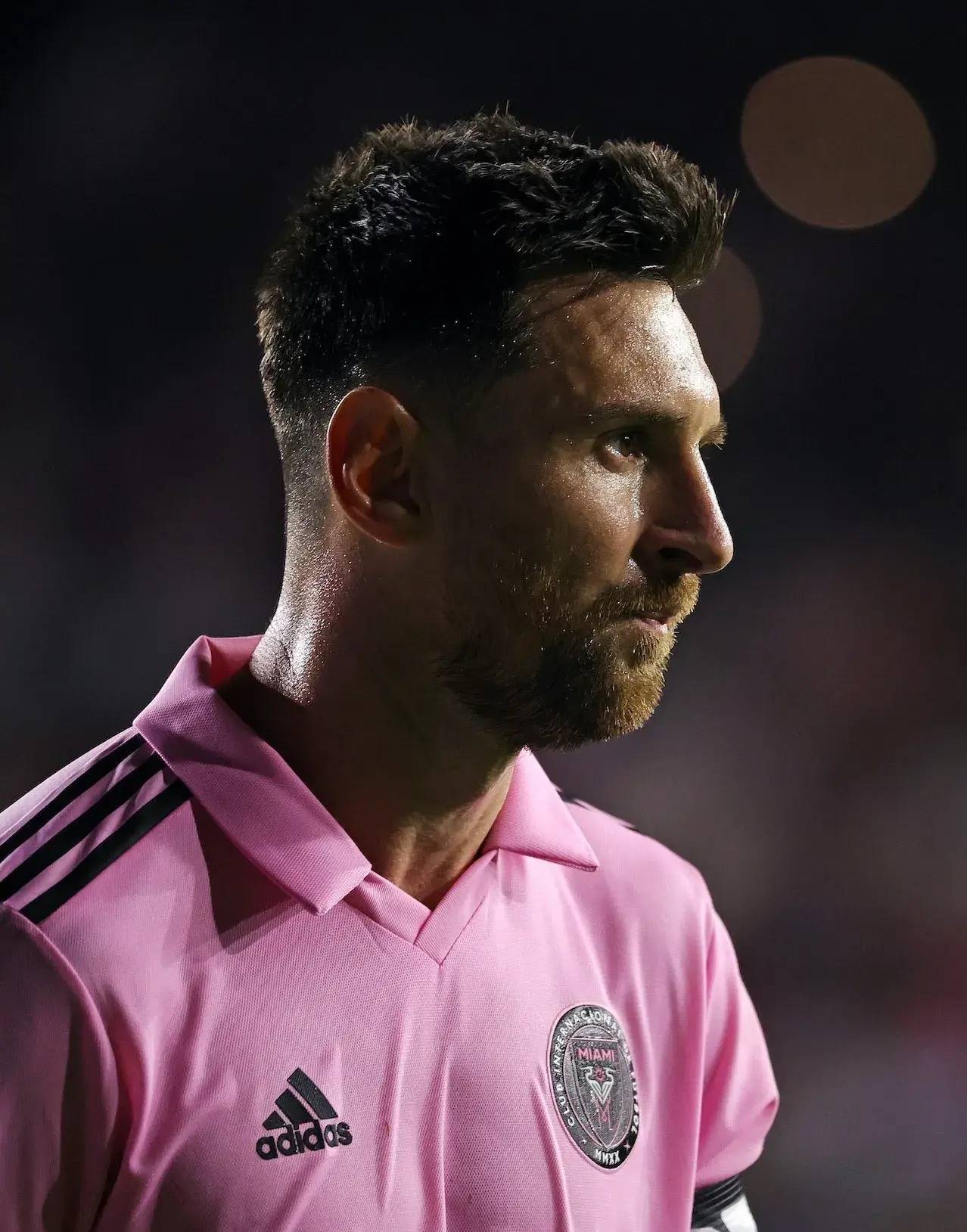 弗林蓬腿筋受伤球员无缘接下来几场联赛的简单介绍