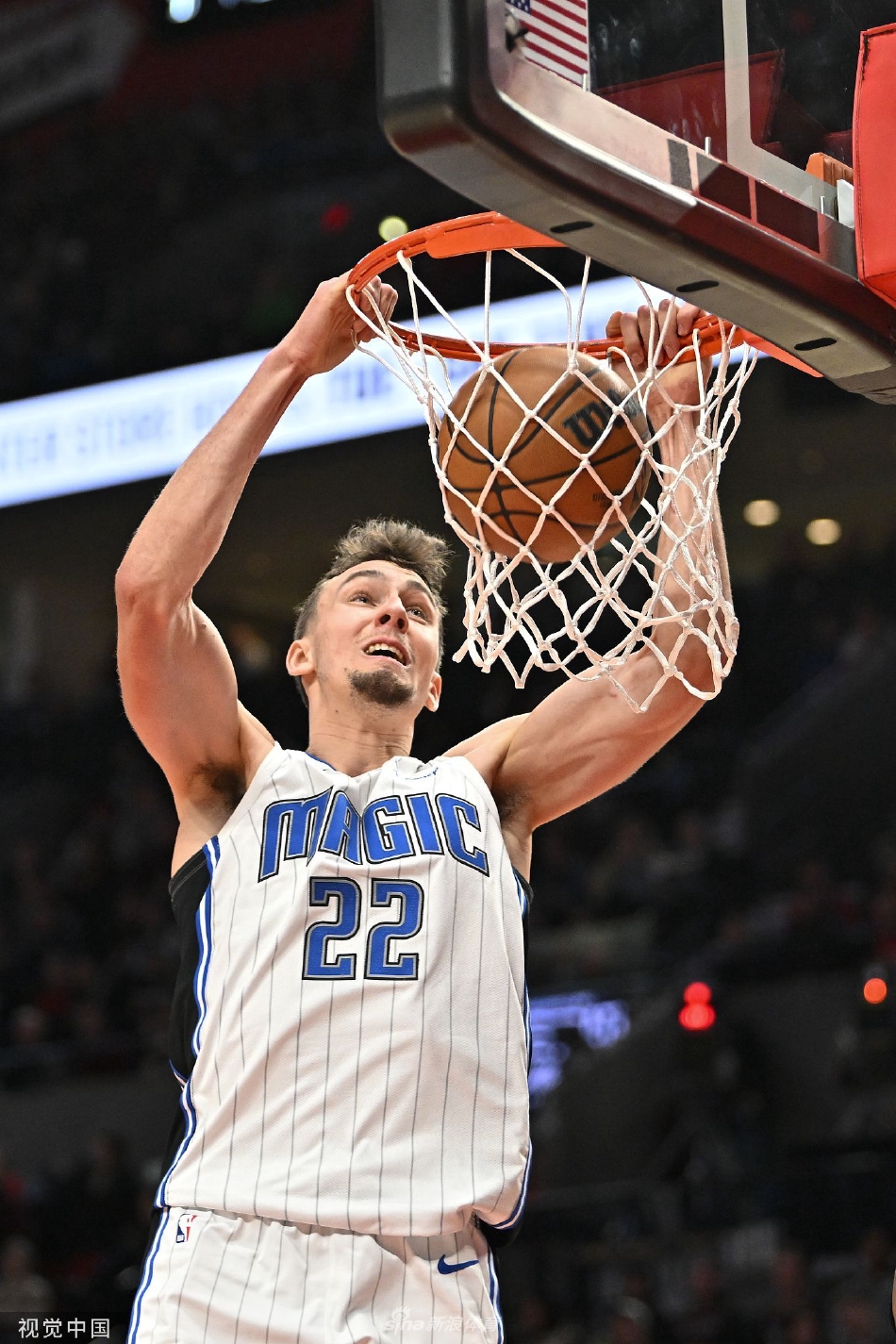 包含小瓦格纳回应身着哥哥球衣领奖称他是球队的一部分的词条 包含小瓦格纳回应身着哥哥球衣领奖称他是球队的一部分的词条