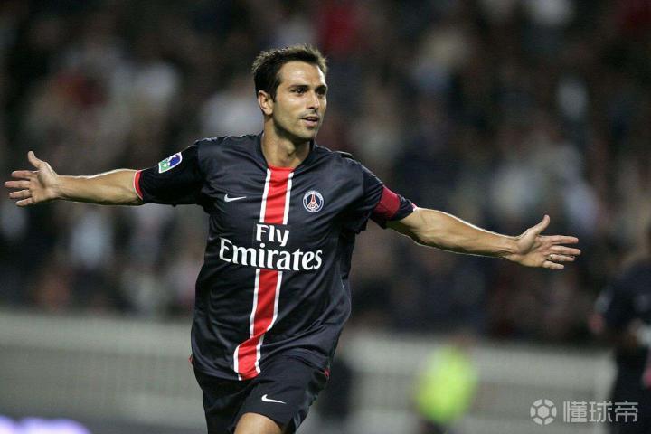 包含AC米兰有意贡萨洛拉莫斯球队将在推动交易进行的词条