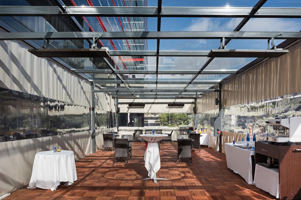 西室内足：曼萨纳雷斯室内足球队VS纳瓦拉室内的简单介绍